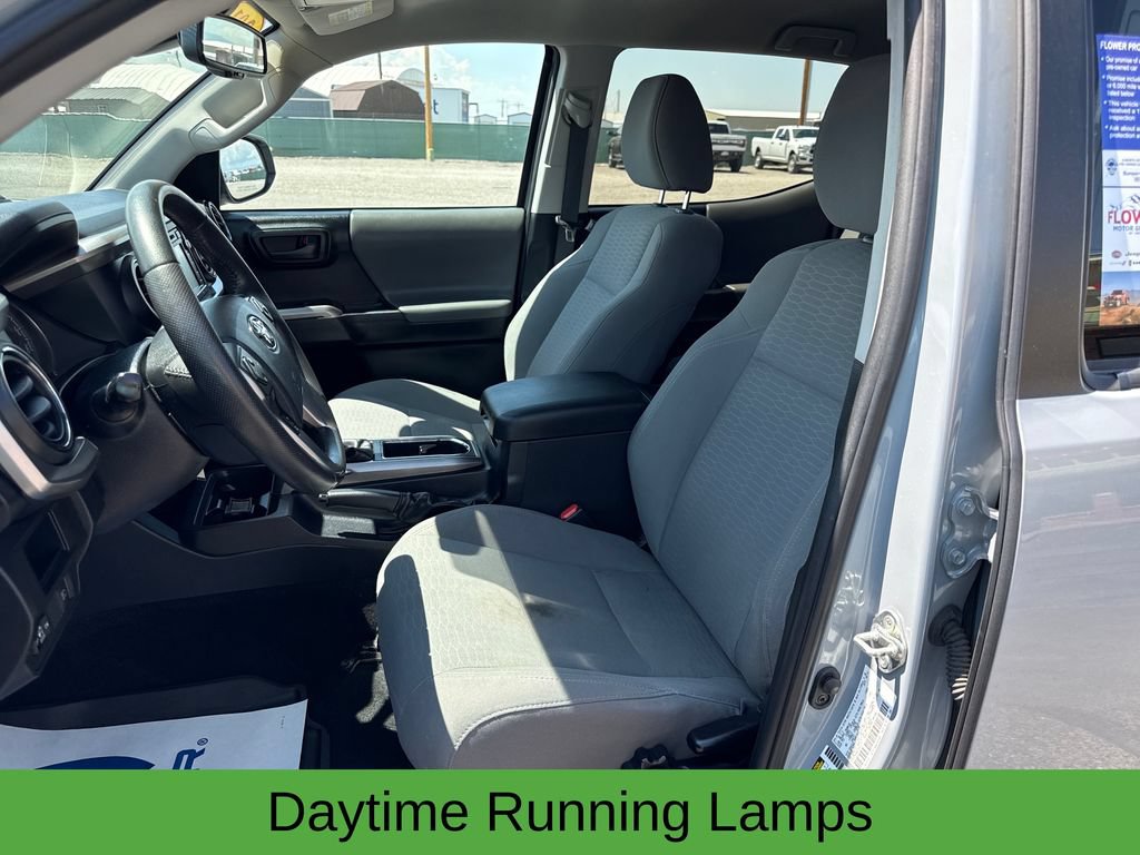 Used 2019 Toyota Tacoma SR5 AWD/4WD image 12