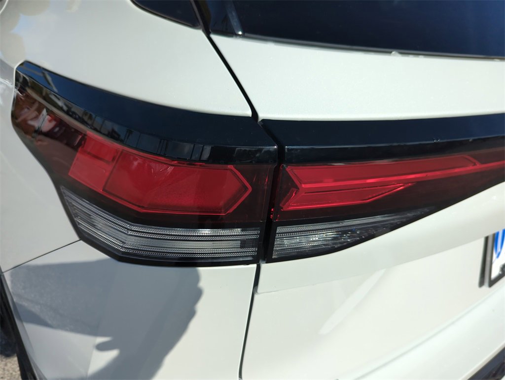 New 2026 Volkswagen Tiguan SE R-Line image 18