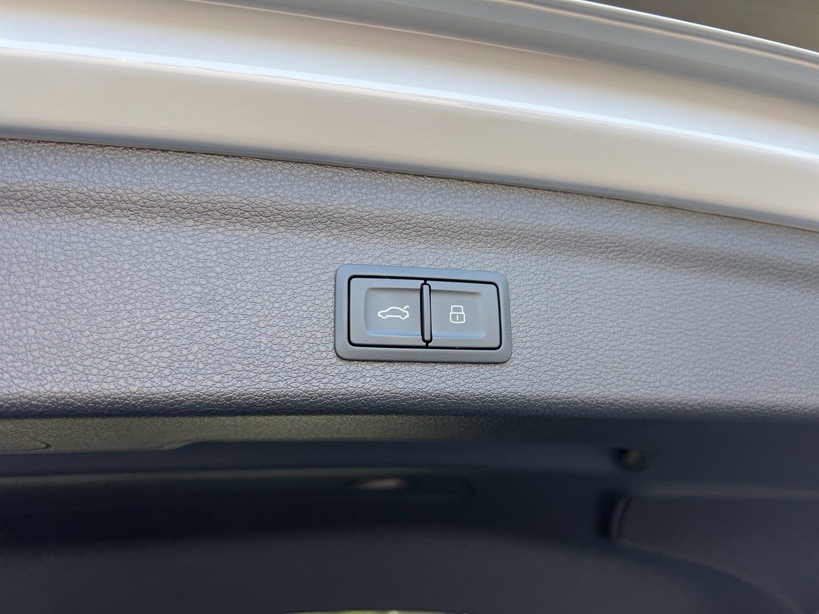 Used 2025 Audi Q3 2.0T Premium Plus w/ Premium Plus Package image 36