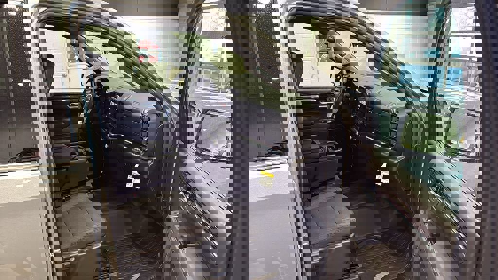 New 2026 GMC Sierra 1500 SLE image 12