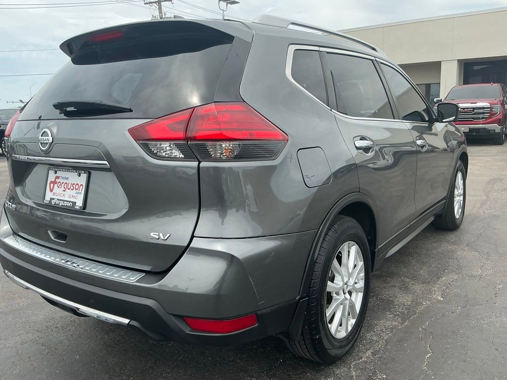 Used 2017 Nissan Rogue SV FWD image 6