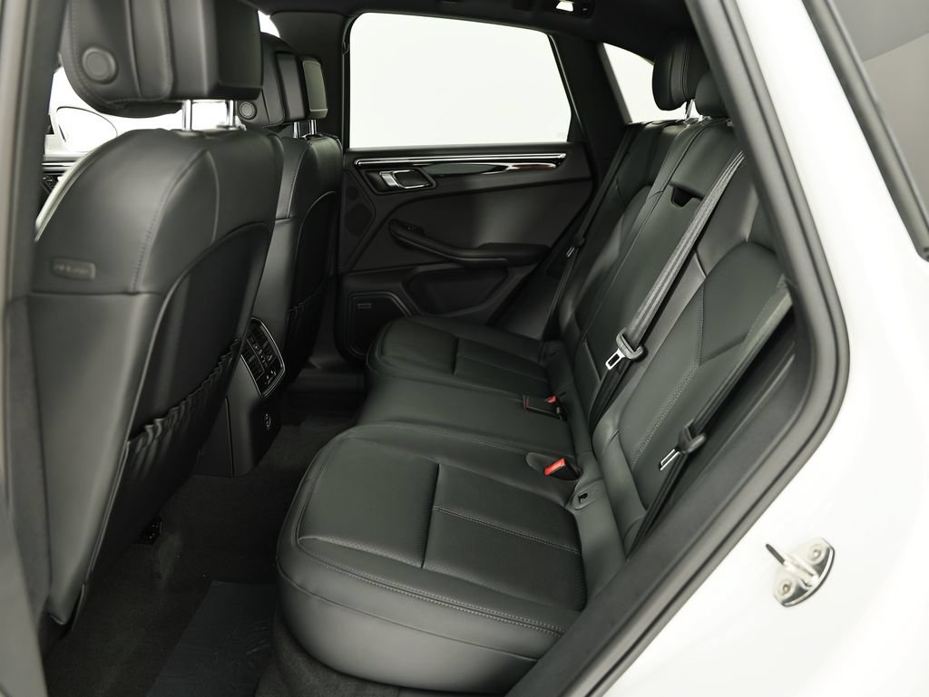 New 2026 Porsche Macan AWD/4WD image 28