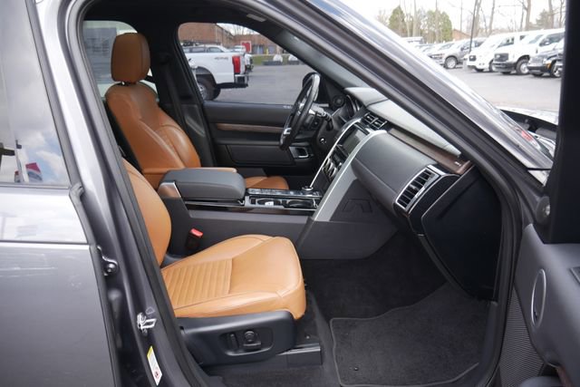 Used 2017 Land Rover Discovery HSE AWD/4WD image 29