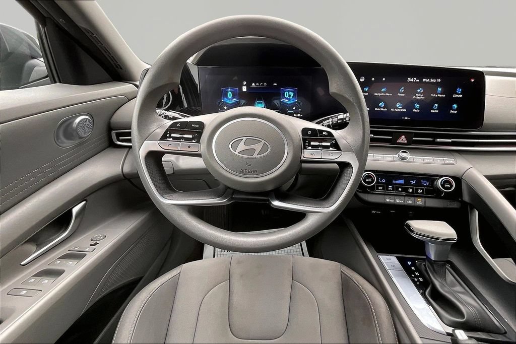 Used 2024 Hyundai Elantra SEL FWD image 9