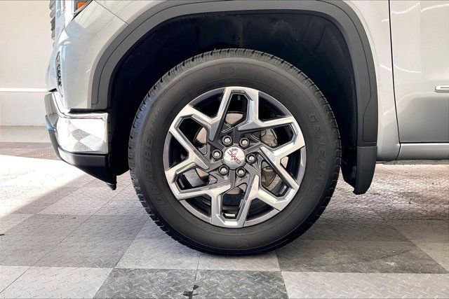 Used 2023 GMC Sierra 1500 SLT w/ SLT Premium Package AWD/4WD image 8