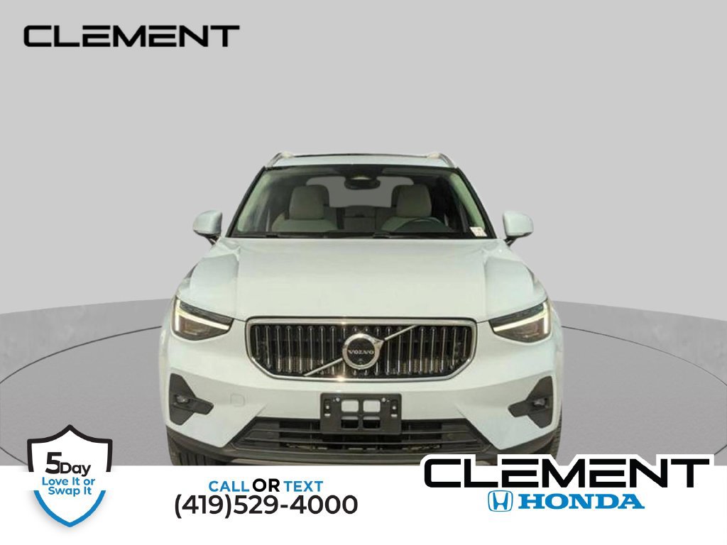 Used 2025 Volvo XC40 B5 Core