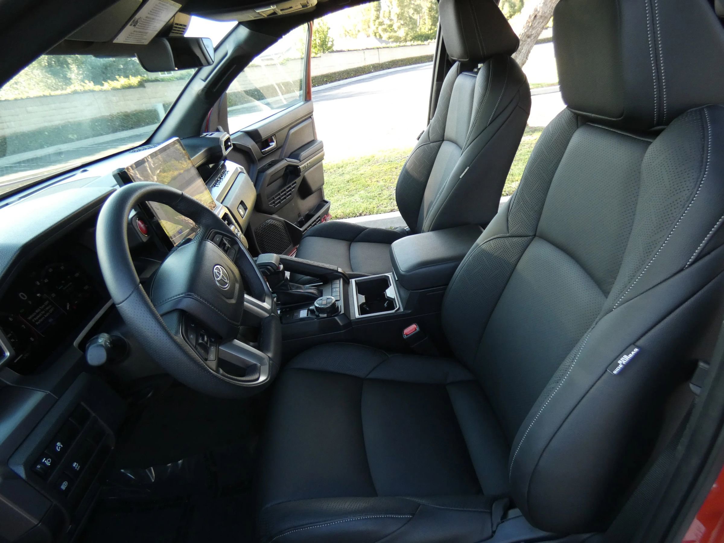 Used 2025 Toyota Tacoma TRD Off-Road image 55