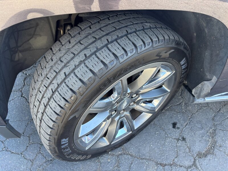 Used 2016 Chevrolet Tahoe LTZ AWD/4WD image 36