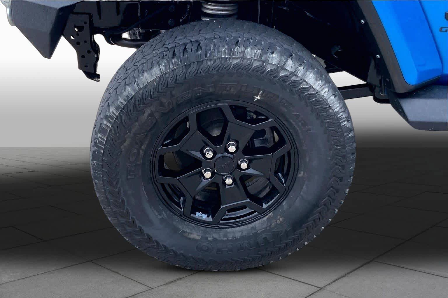 Used 2021 Jeep Gladiator Sport AWD/4WD image 10