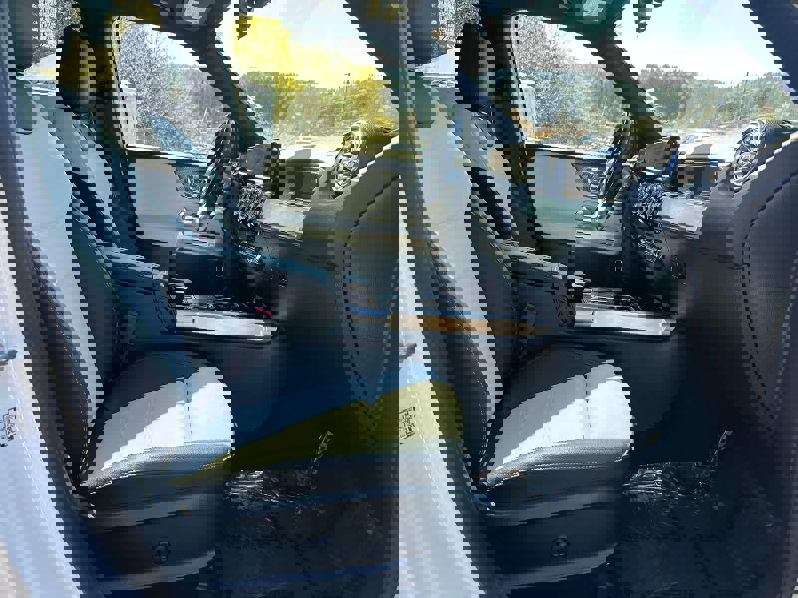 Used 2021 Mercedes-Benz GLB 250 4MATIC image 15