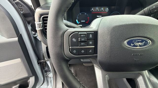 New 2026 Ford F250 Lariat w/ Black Appearance Package image 30