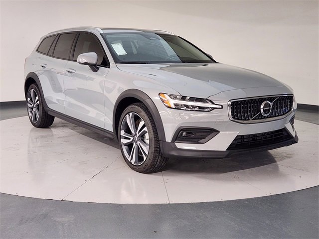 New 2026 Volvo V60 B5 Cross Country Plus w/ Protection Package Premier image 7