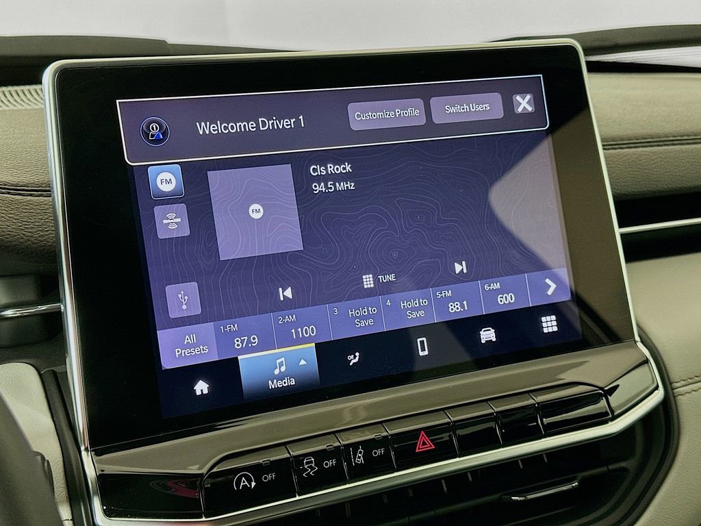 Used 2023 Jeep Compass Limited image 23