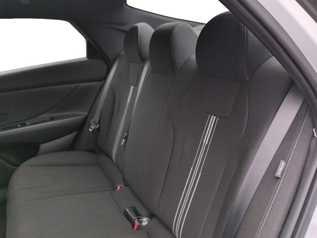 Used 2025 Hyundai Elantra Sport FWD image 22