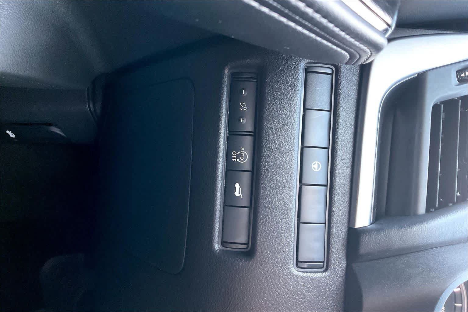 Used 2025 Nissan Rogue SV AWD/4WD image 33