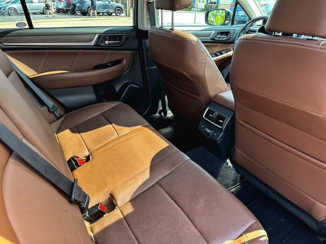 Used 2018 Subaru Outback 3.6R Touring w/ Popular Package #3 AWD/4WD image 23