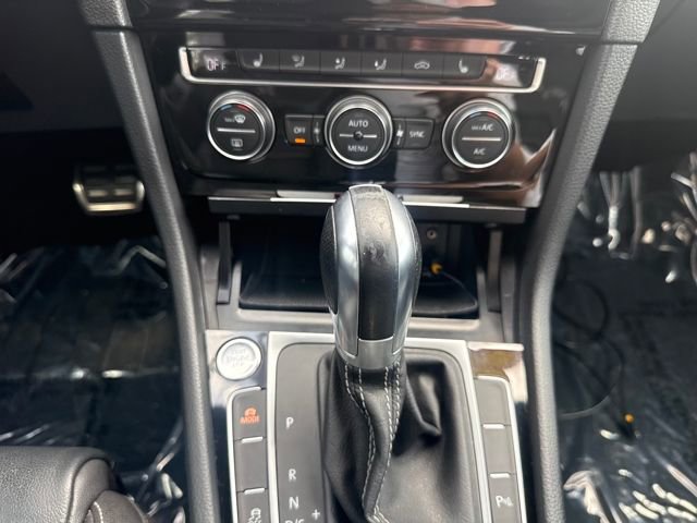 Used 2017 Volkswagen Golf R 4-Door image 16