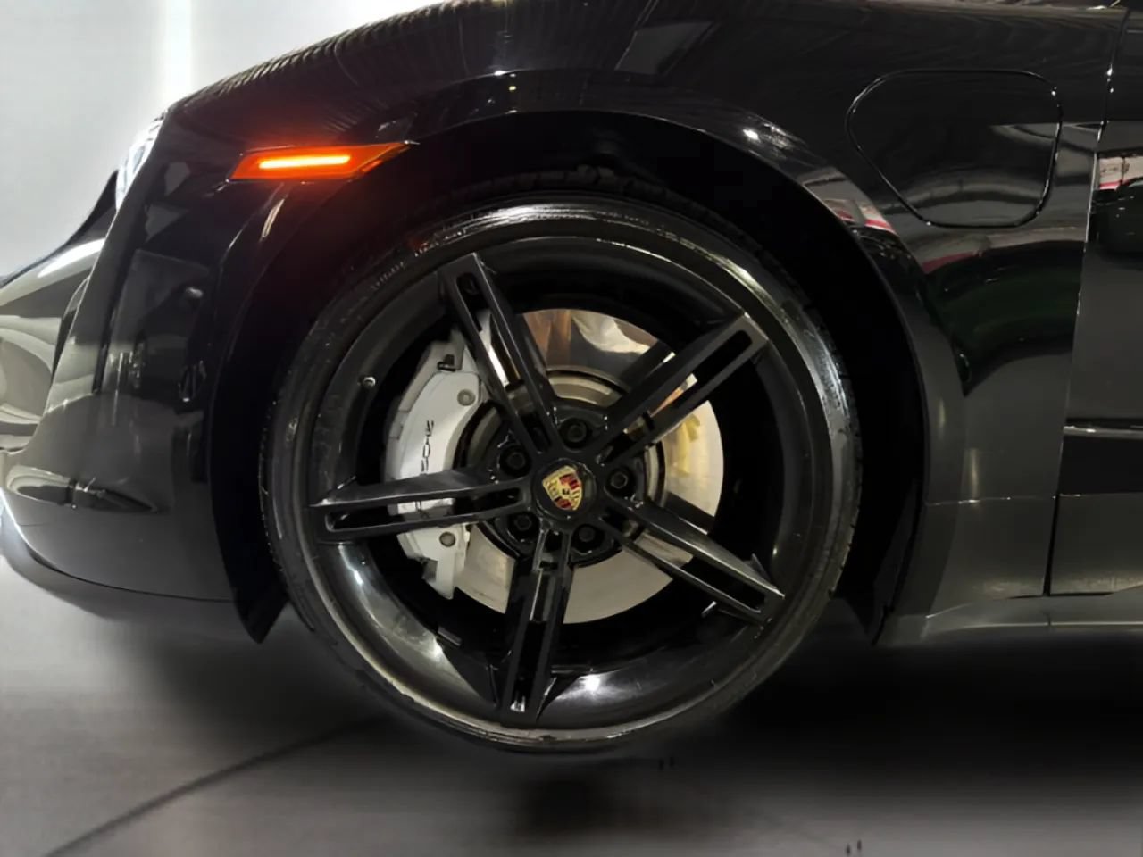 Used 2021 Porsche Taycan 4S w/ Premium Package AWD/4WD image 31