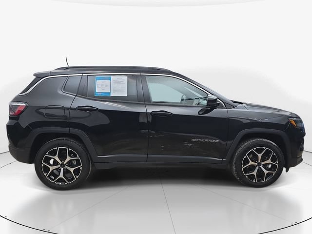 Used 2025 Jeep Compass Limited AWD/4WD image 5