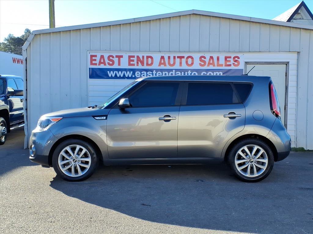 Used 2018 Kia Soul + image 2
