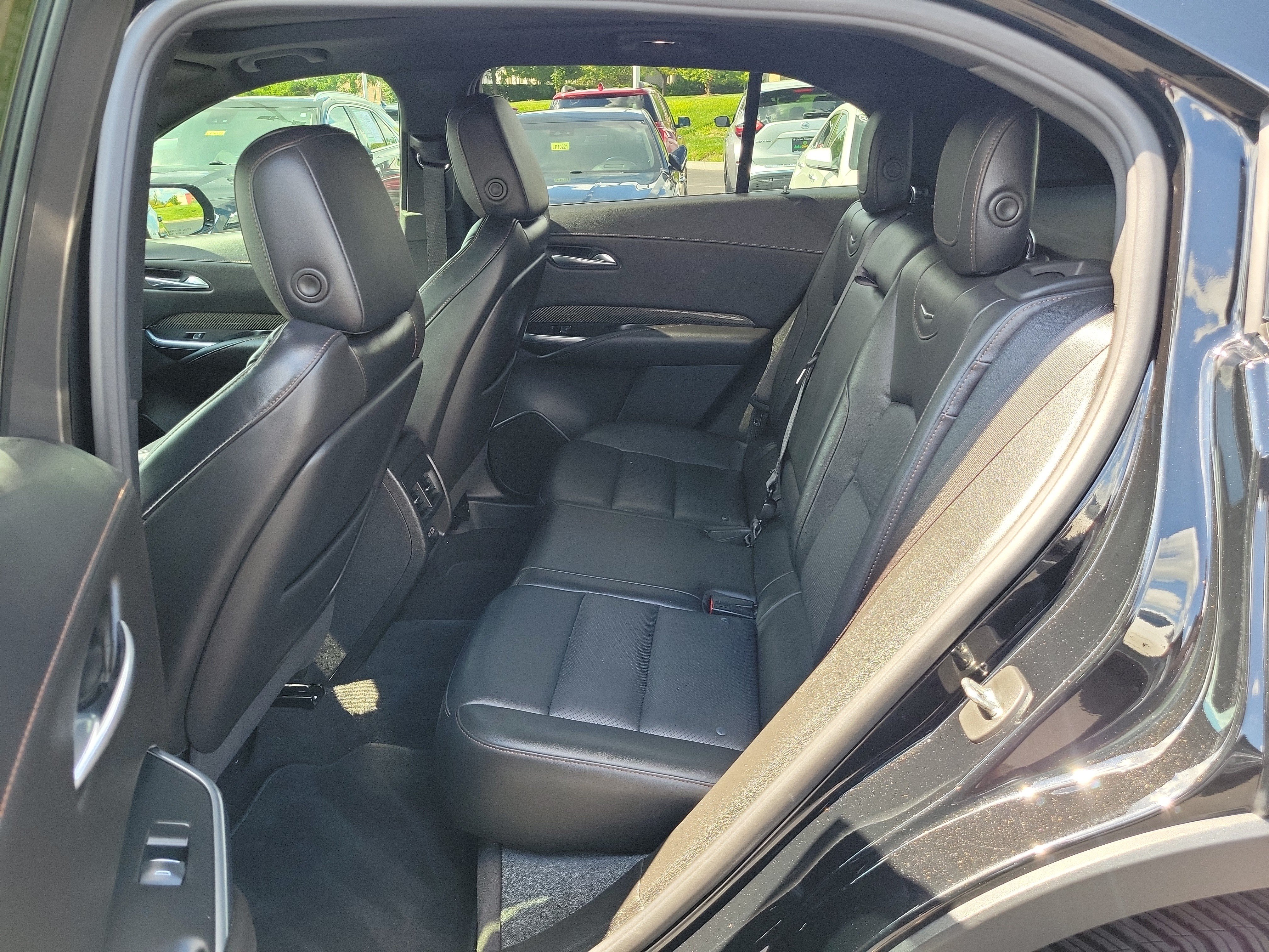 Used 2022 Cadillac XT4 Sport w/ LPO, ONYX Package AWD/4WD image 12
