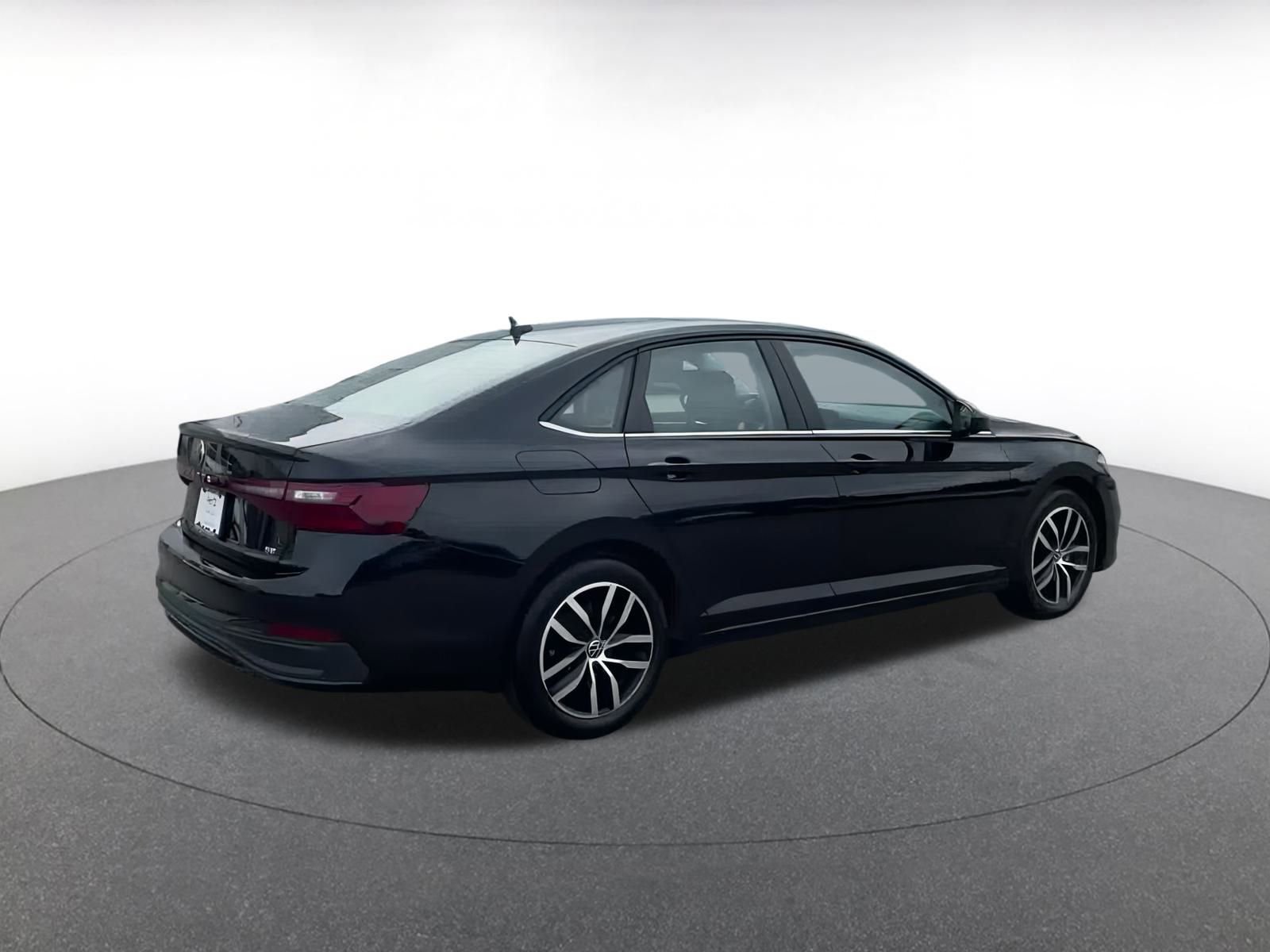 Used 2025 Volkswagen Jetta SE image 15