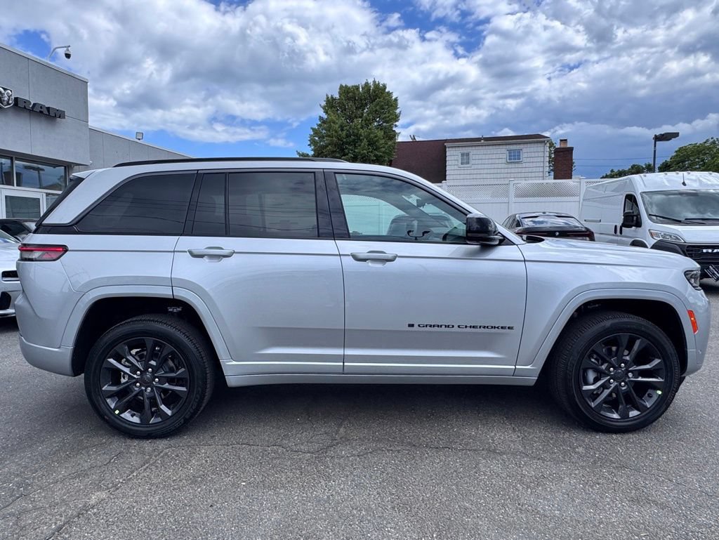 New 2026 Jeep Grand Cherokee Limited AWD/4WD image 7