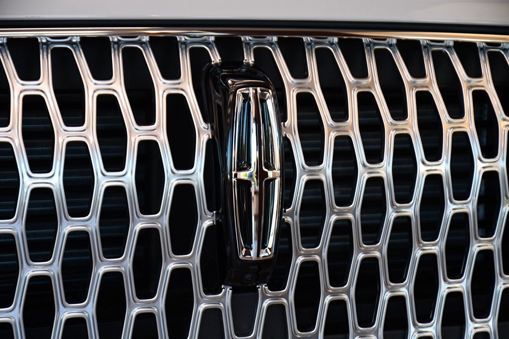 New 2026 Lincoln Corsair Premiere image 33