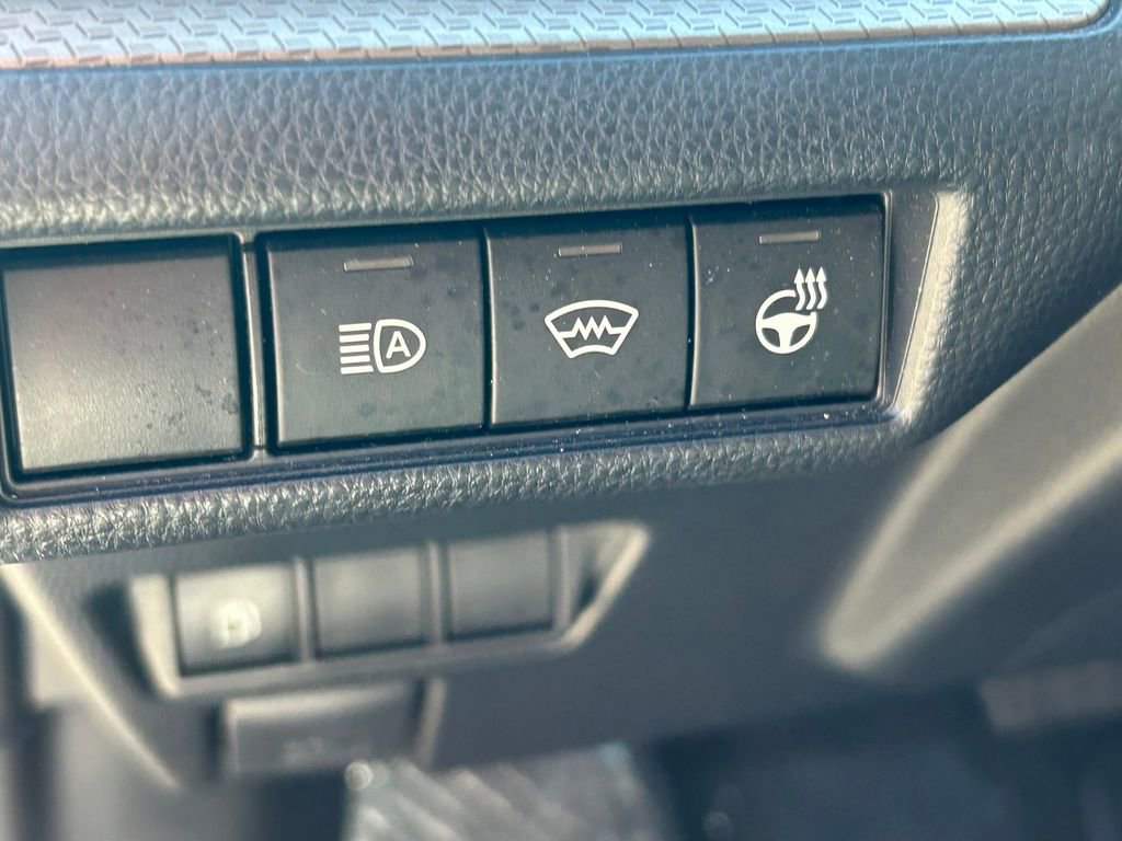 Used 2025 Toyota Prius XLE FWD image 24