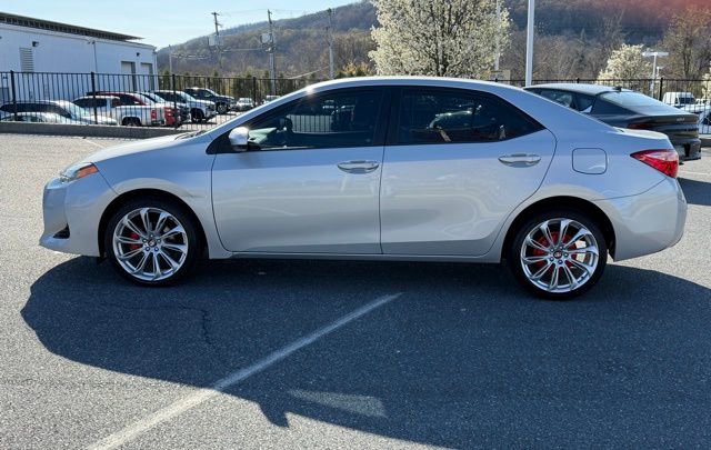 Used 2017 Toyota Corolla LE w/ Carpet Mat Package (TMS) image 10