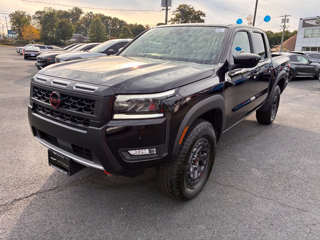 Used 2026 Nissan Frontier PRO-4X AWD/4WD image 3