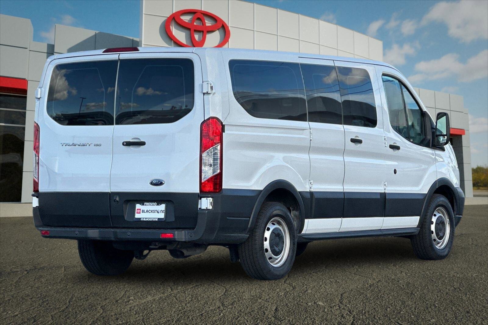 Used 2019 Ford Transit 150 XL image 3