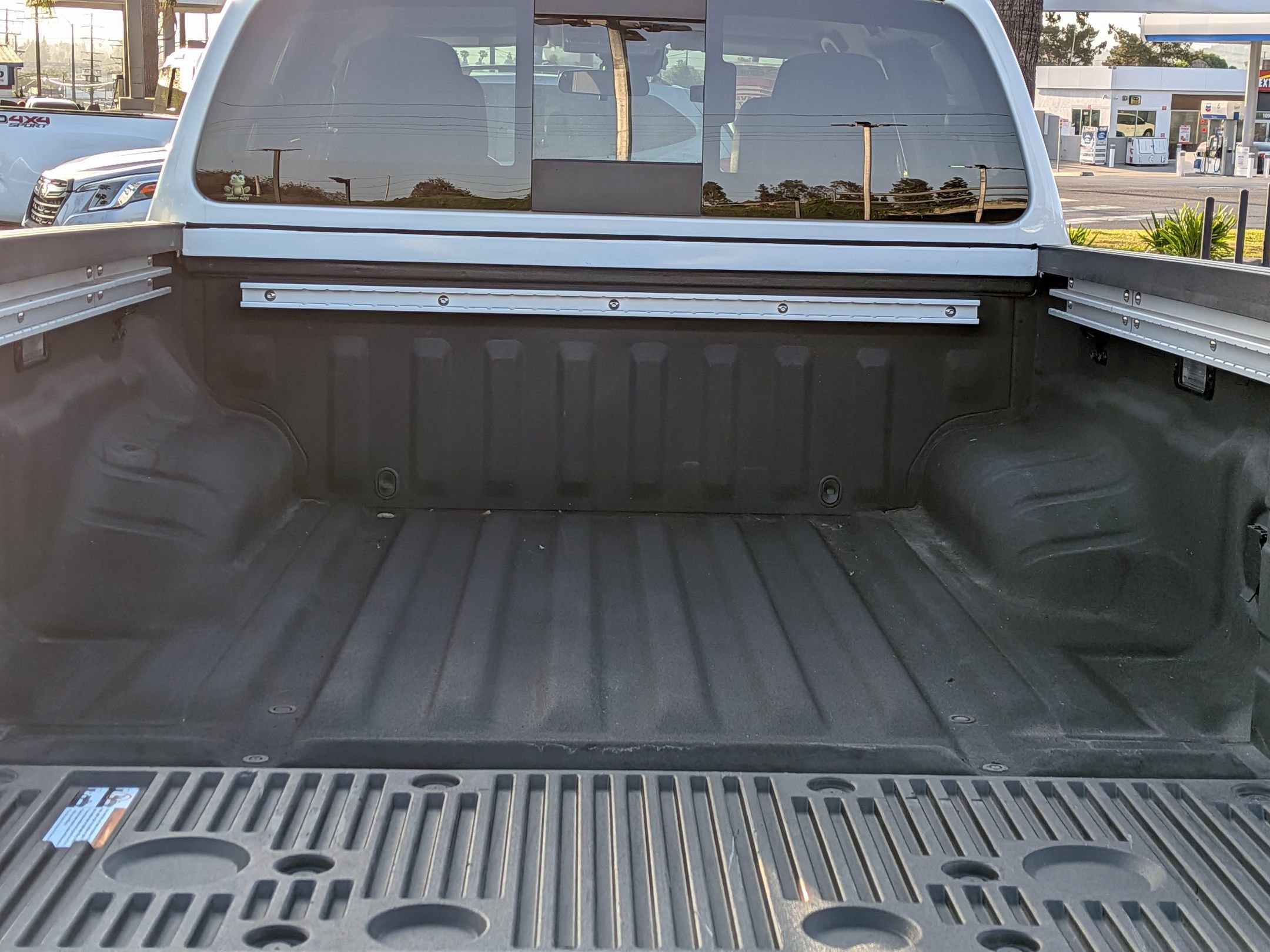 Certified 2023 Nissan Frontier SV w/ SV Convenience Package image 21