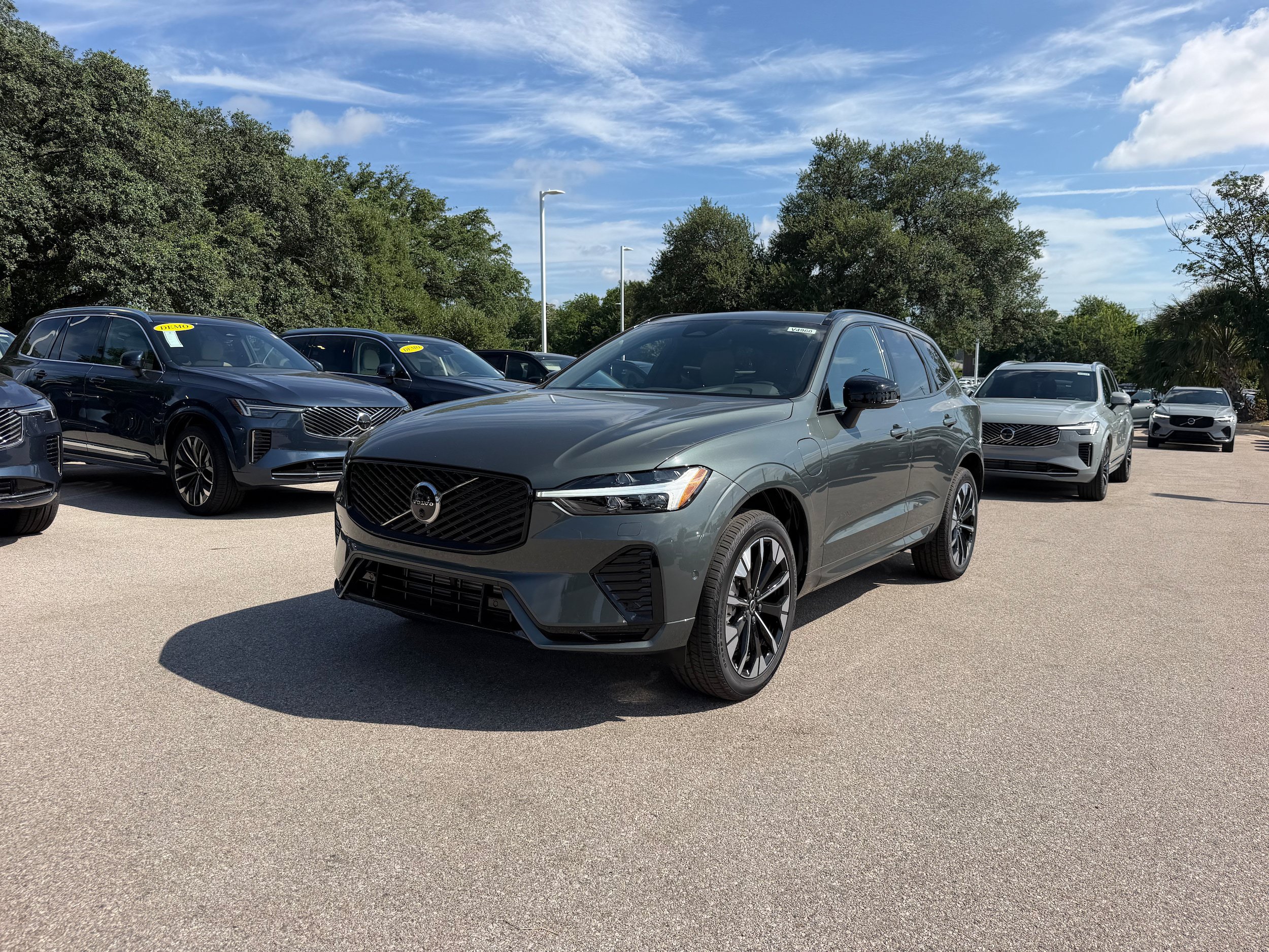 New 2026 Volvo XC60 T8 Plus w/ Climate Package AWD/4WD image 2