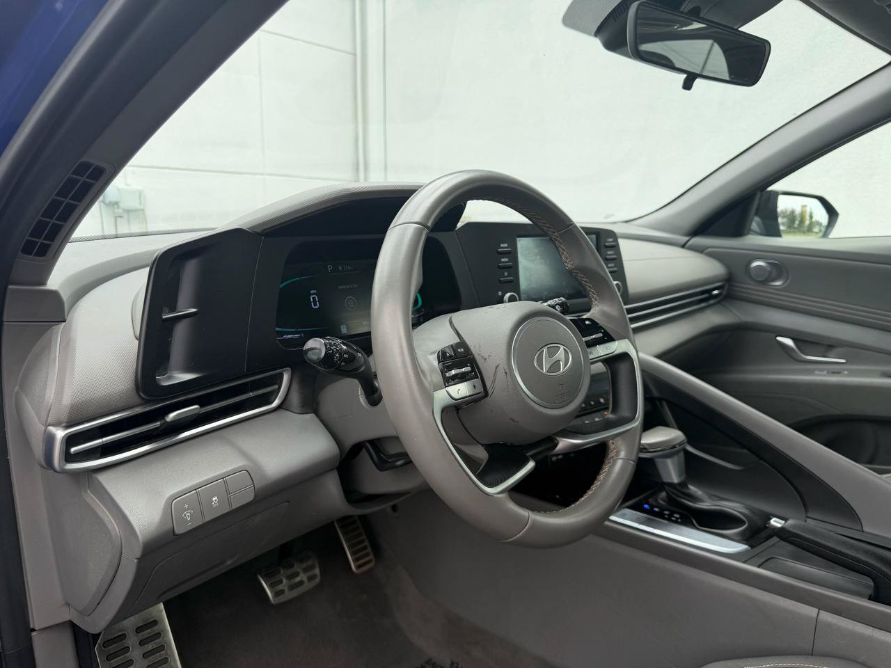 Used 2025 Hyundai Elantra Sport FWD image 10