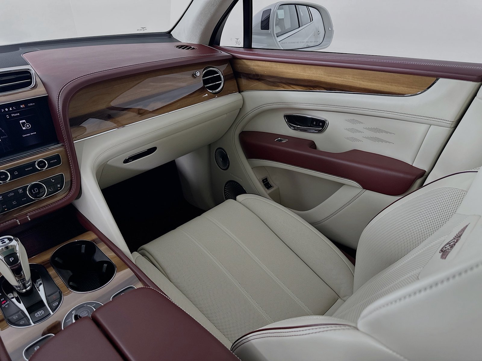 New 2026 Bentley Bentayga AWD/4WD image 25