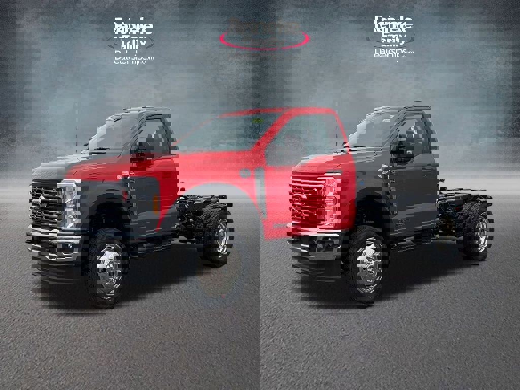 New 2025 Ford F550 4x4 Regular Cab Super Duty