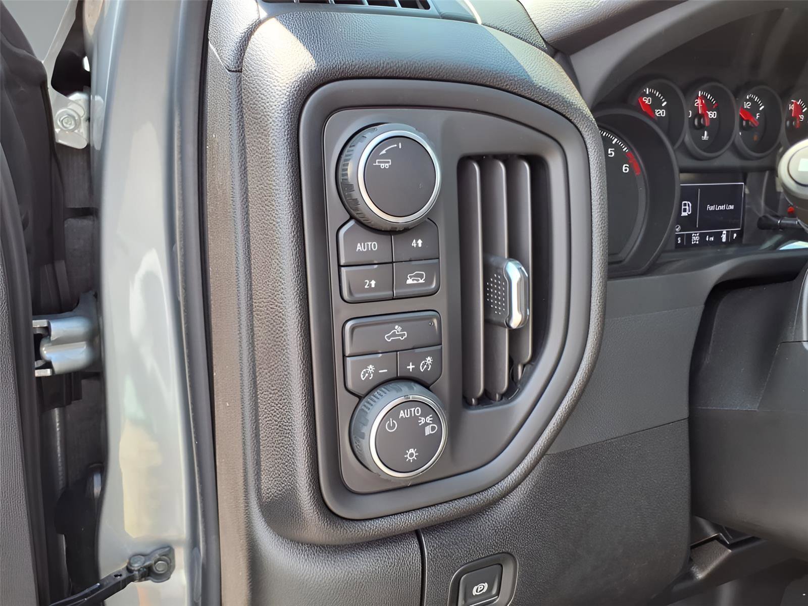 New 2026 Chevrolet Silverado 1500 Custom w/ LPO, Dark Essentials Package image 15