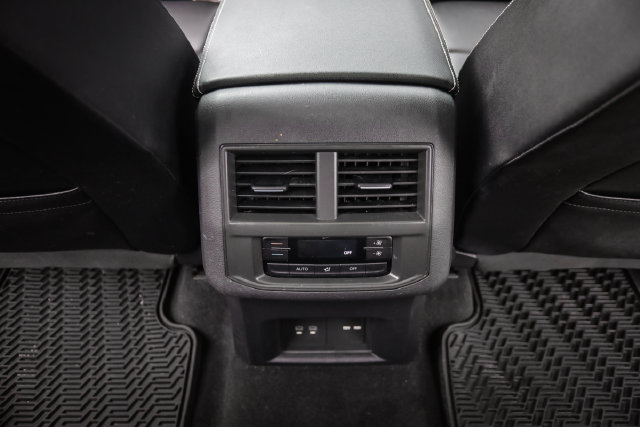 Used 2022 Volkswagen Atlas SEL R-Line AWD/4WD image 45