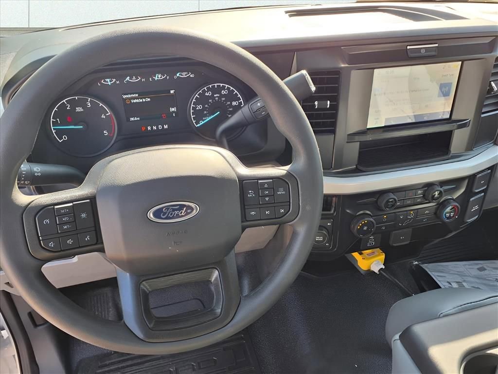 New 2025 Ford F550 4x4 Regular Cab Super Duty image 3