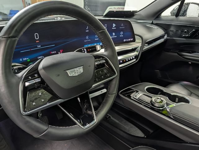 Certified 2024 Cadillac Lyriq Luxury AWD/4WD image 17