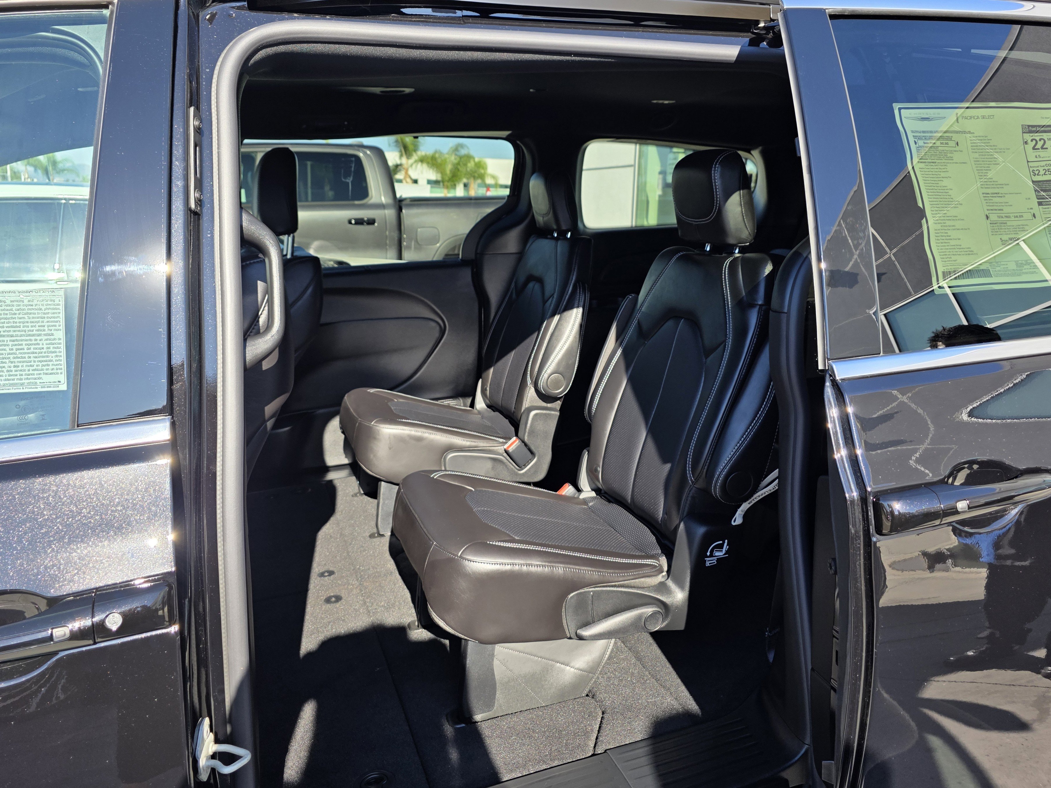 New 2026 Chrysler Pacifica Select FWD image 12