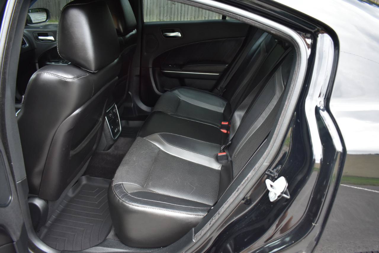 Used 2018 Dodge Charger R/T w/ Premium Group RWD image 18