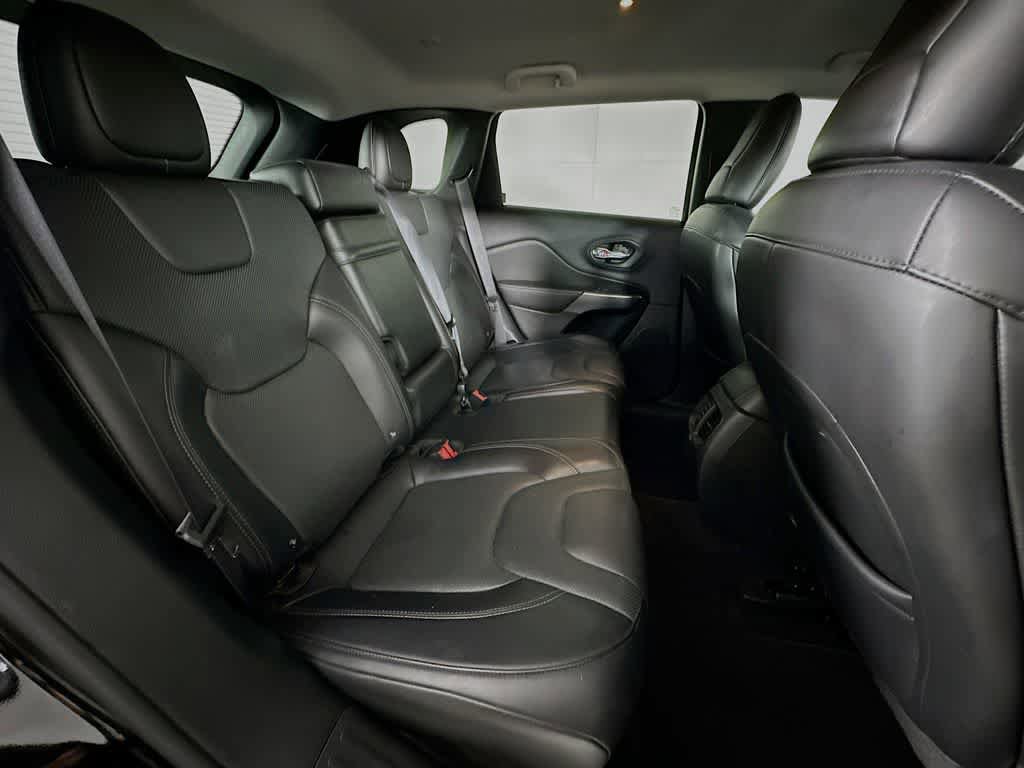 Used 2019 Jeep Cherokee Limited AWD/4WD image 30
