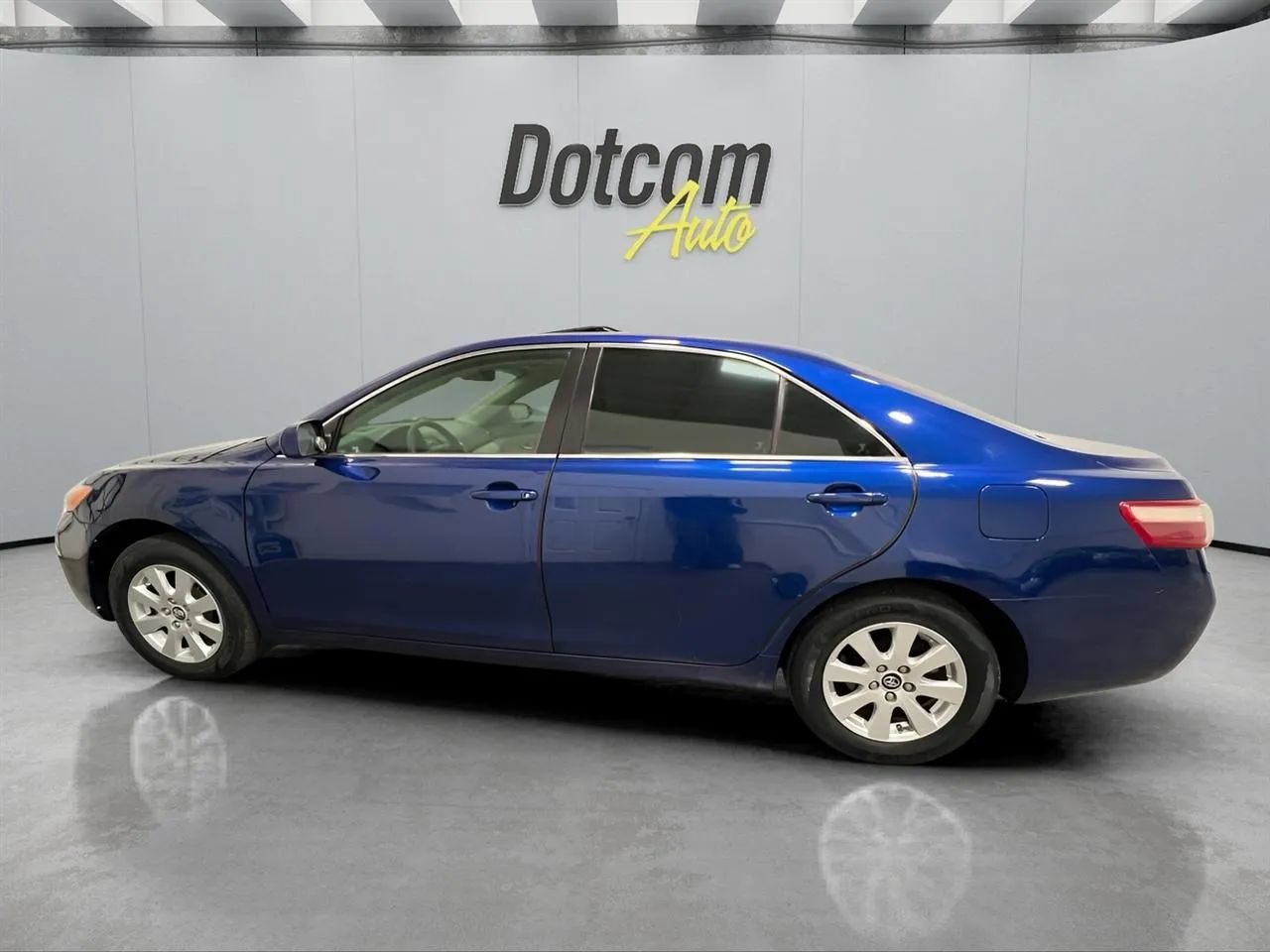 Used 2007 Toyota Camry XLE w/ Leather Pkg FWD image 4