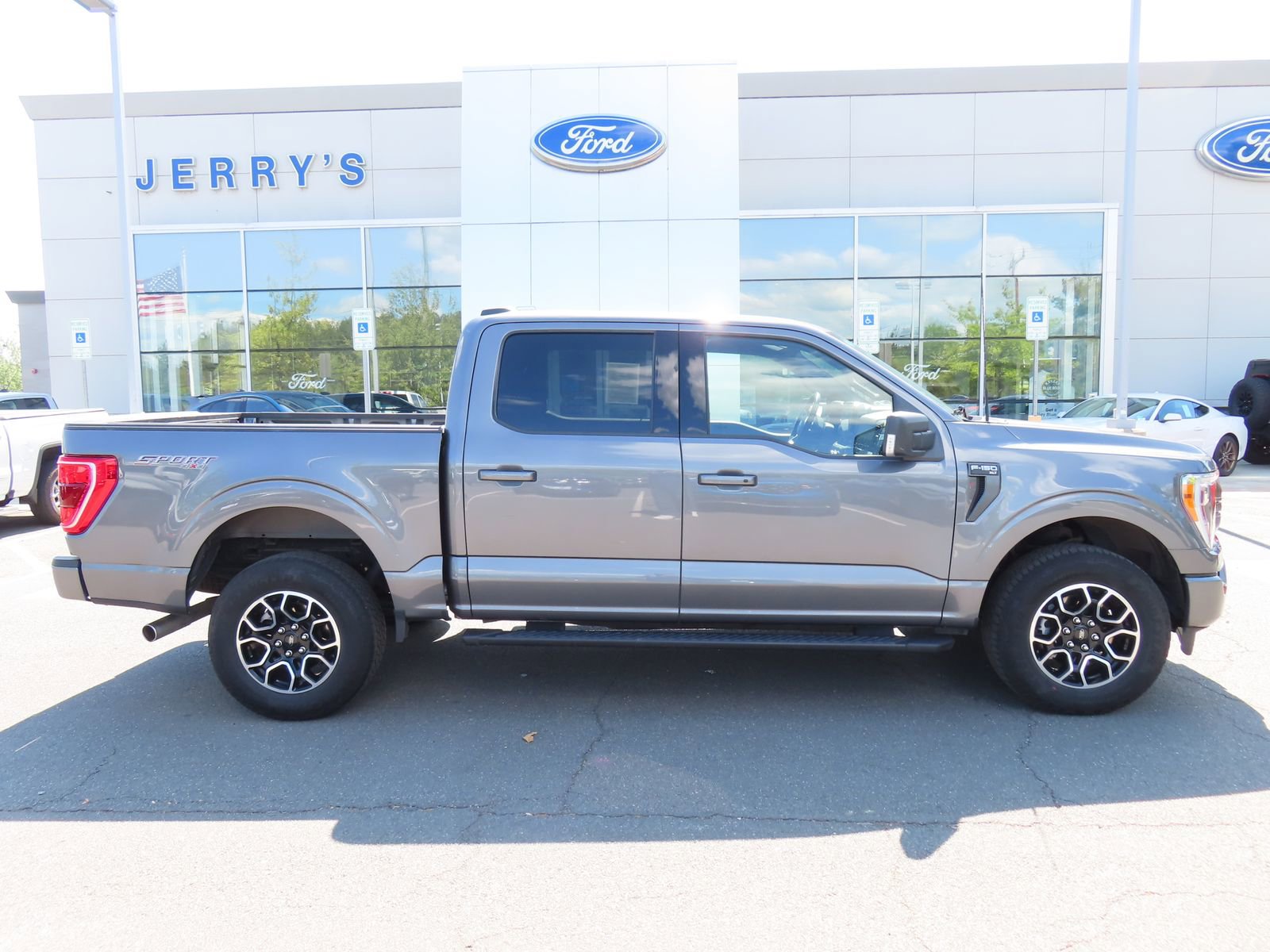 Used 2023 Ford F150 XLT w/ Equipment Group 302A High image 4