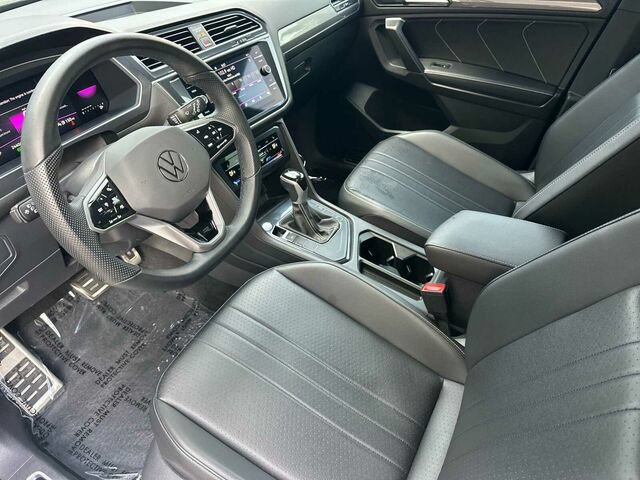 Used 2023 Volkswagen Tiguan SE R-Line FWD image 10