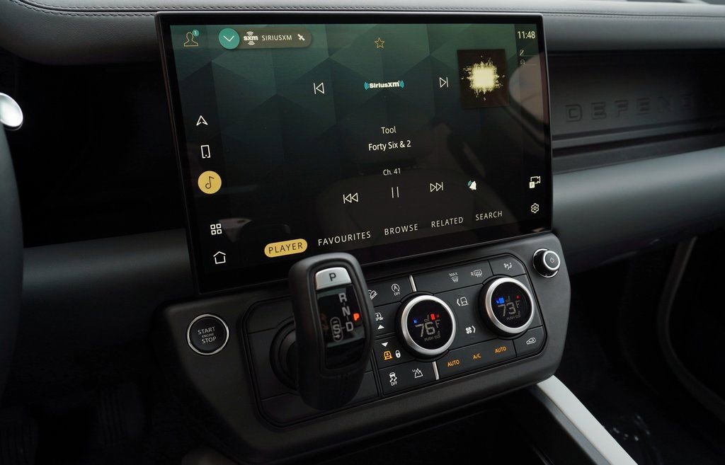 New 2026 Land Rover Defender 130 X-Dynamic SE image 22