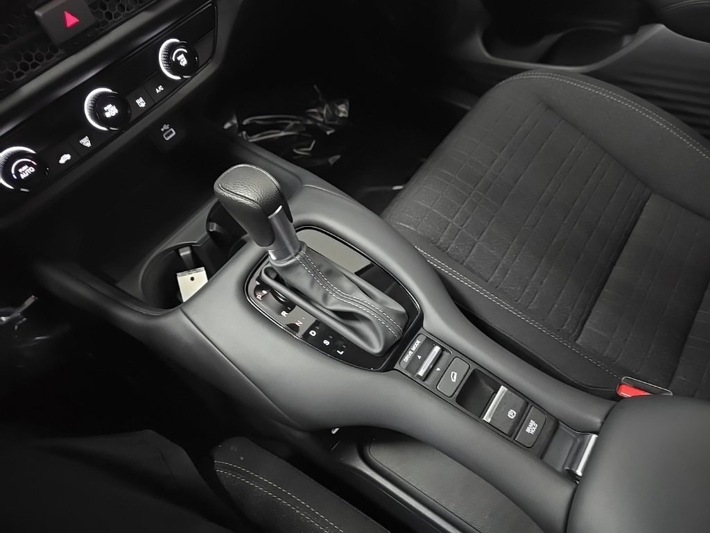 Certified 2025 Honda HR-V LX image 26