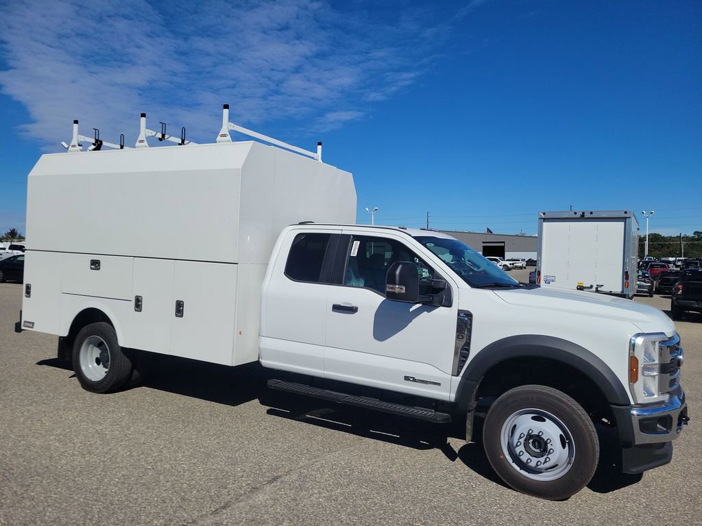 New 2025 Ford F550 4x4 Supercab Super Duty image 1